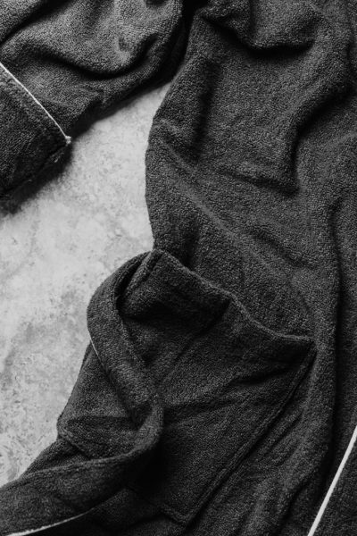 Branded VINGA Harper Bathrobe L/XL for Ultimate Comfort