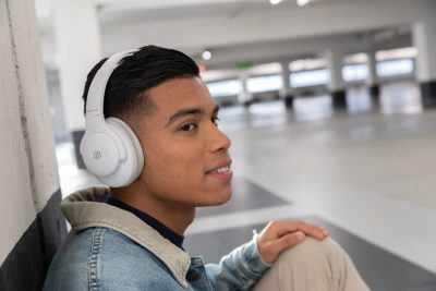 Urban Vitamin Fresno Branded Headphones with 35-Hour Battery