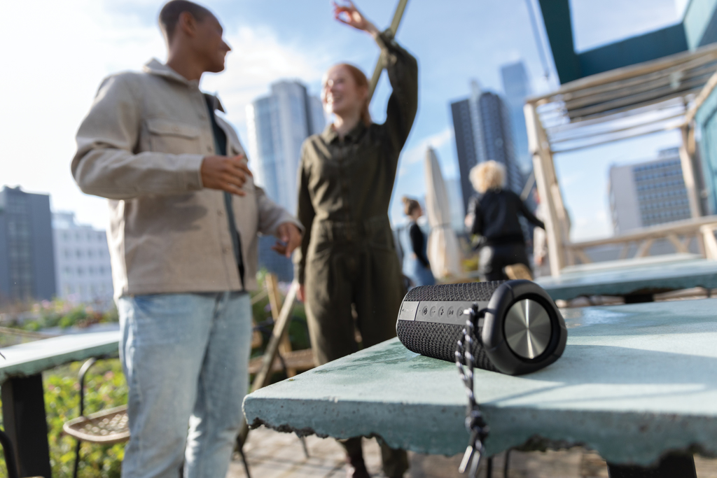 Urban Vitamin Berkeley IPX7 waterproof 10W speaker Urban Vitamin Berkeley IPX7 waterproof 10W speaker