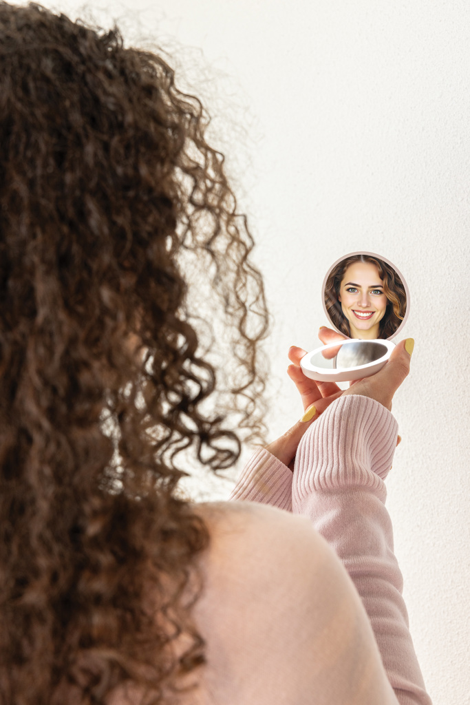 Lumora RCS recycled plastic LED re-chargeable make-up mirror Lumora RCS recycled plastic LED re-chargeable make-up mirror